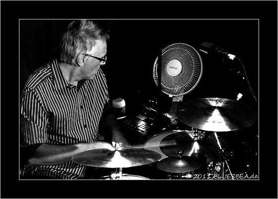 Bill Wyman & The Rhythm Kings - 21.01.2011 Fabrik Hamburg