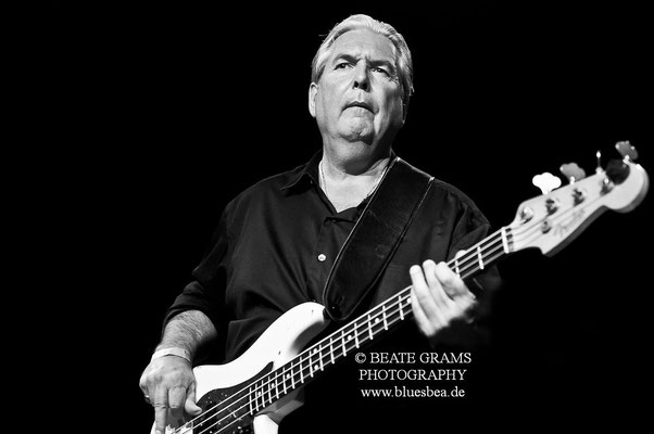 "Blues for Gary" by Henrik Freischlader - 22.04.2017 Räucherei Kiel