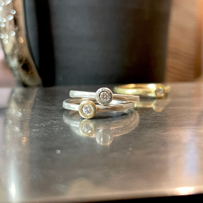 Ring Silber oder 750/- Gold mit Brillant. Schiene 1,5 mm stark. Silber ab 220,-. Gold bitte anfragen.