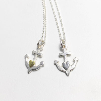 Zarter Anker Silber: 69,- oder Silber mit Goldherz: 90,- zzgl. Kette