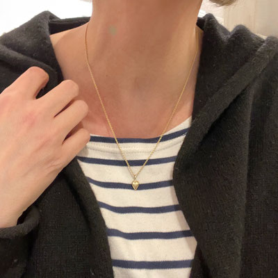 Goldherz massiv 585/- ab 360,-. Kette 585/- Länge 50 cm bitte anfragen