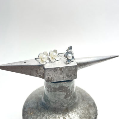 Blüten-Ohrstecker Silber 59,- 