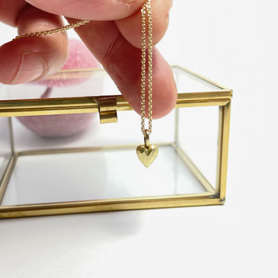 Herz Mini Gold 750/- mit Goldkette. Über den Shop bestellbar.