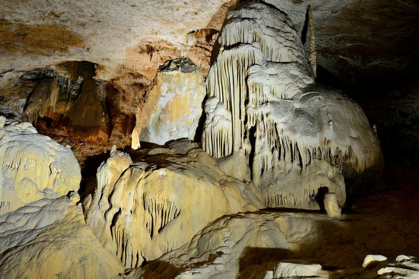 Grotte des moidons; 5. Juli 2015; bei Montrond, franz. Jura