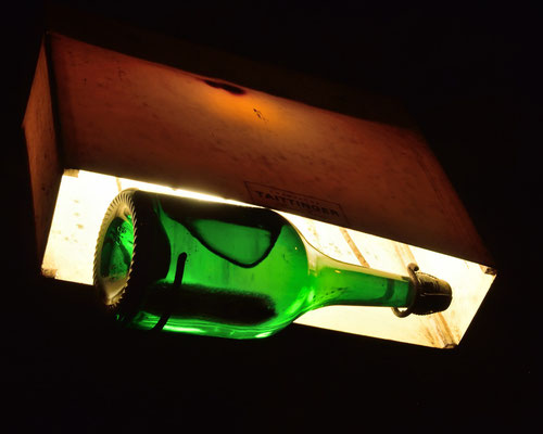 Caves Taittinger; Reims, Champagne (wegen des Satzes müssen die Flaschen immer wieder gedreht werden)
