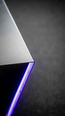 SAPHIR no.1 - Premiumschreibtisch mit integrierter LED-Technologie