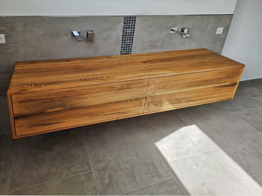 Designer Waschtisch aus Eiche Holz auf Maß angefertigt in verschiedenen Größen mit Altholz Look für moderne Badezimmer