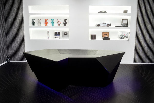 SAPHIR no.1 - Avantgard Designerschreibtisch aus Stahl