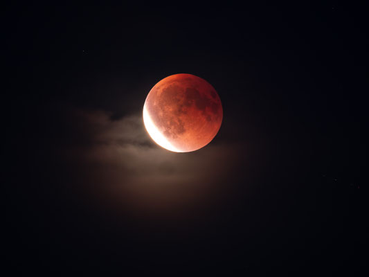 Blutmond 09 2025 verlässt die Totalität