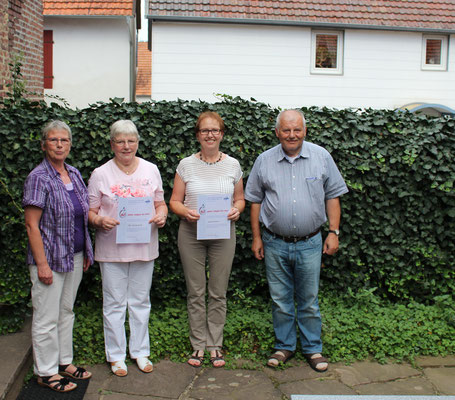 v.l.n.r. Adelheid Dilling, Elke Wiederhold, Karin Bonnet und Dr. Walter Vogt