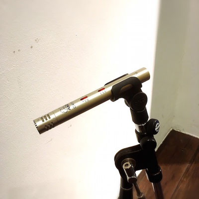 AKG C451B　￥220/h　コンデンサーマイクの定番