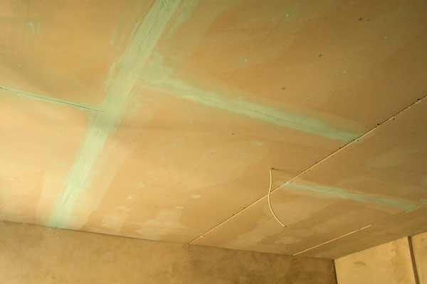 Rigips an der Decke 