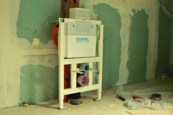 Der Spülkasten wird in der Wand verschwinden