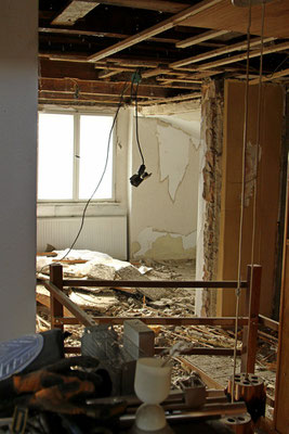 Treppenaufgang und Fenster nach Süden