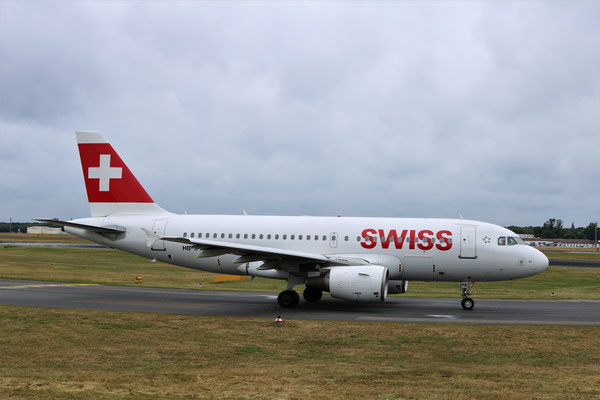 A319 Swiss von der seite, 24.06.2018, Berlin-Tegel, Steve Baaß