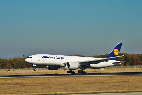 Boeing 777-200F von Lufthansa Cargo, Ende Oktober 2018, in Frankfurt, von Steve Baaß