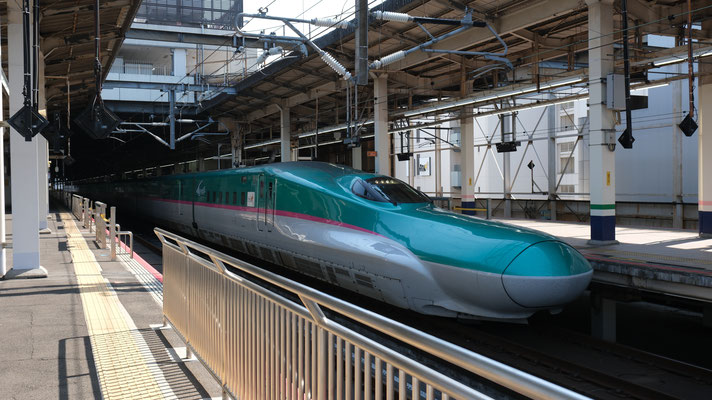 大宮駅の新幹線E5(U4), Shinkansen E5, Formation U4 in Omiya von Ingo Weidler