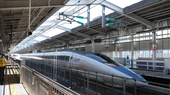 新大阪駅の新幹線500(V4), Shinkansen 500, Formation V4 in Shin-Osaka von Ingo Weidler