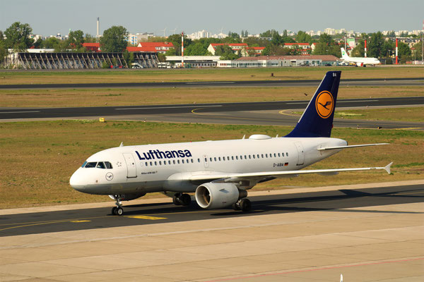 Airbus A319 der Lufthansa, am 29.04.2019, in Berlin-Tegel TXL von Steve Baaß