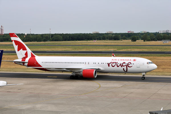 Boeing 767-300ER, Air Canada Rouge, 20.06.2018, Berlin Tegel, Steve Baaß