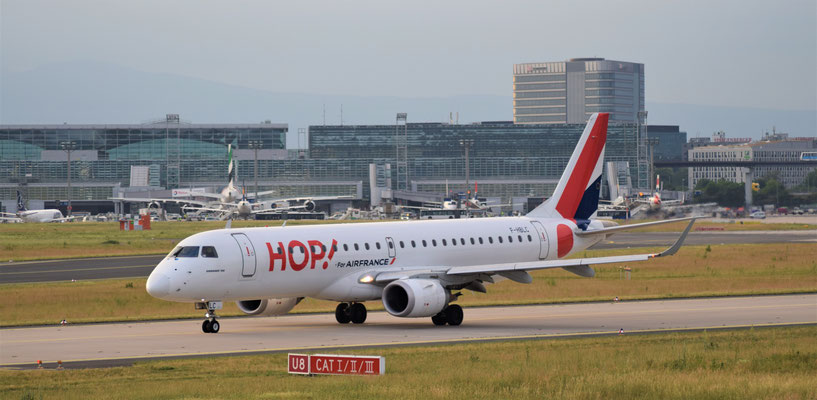 Embraer 190 der HOP, Mai 2018, Frankfurt am Main International Airport an der A5, Steve Baaß
