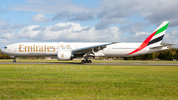 Boeing 777-300ER von Emirates, am 03.10.2018, in Hamburg, von Max Sutter