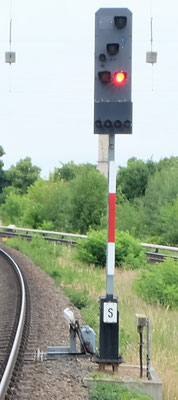 Ersatzrot am Hl-Signal in Hennigsdorf (b. Berlin)