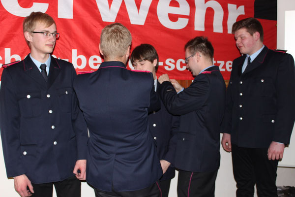 Von der Jugendfeuerwehr in die Einsatzabteilung: Bjarne Schultze, John Kürbs u. Johann Glühe