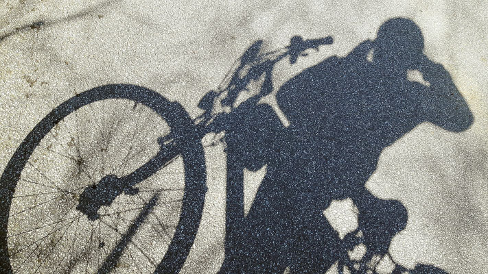 ohne Bewertung - Franz Moser - Schattenradler reseized