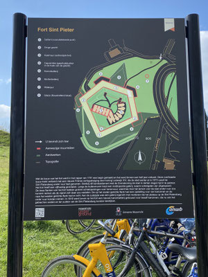 ThP 230409 Maastricht - Informatie over Fort Sint Pieter