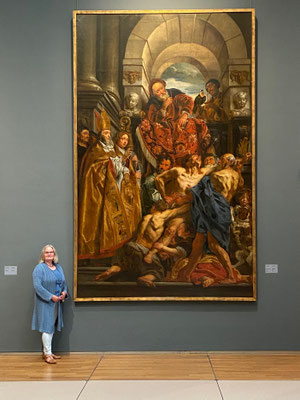 Aad 22065 Thea-Warrior naast het schilderij 'Sint-Maarten geneest een bezetene' door Jacob Jordaens (1630). In Brussel in de Koninklijke Musea voor Schone Kunsten.