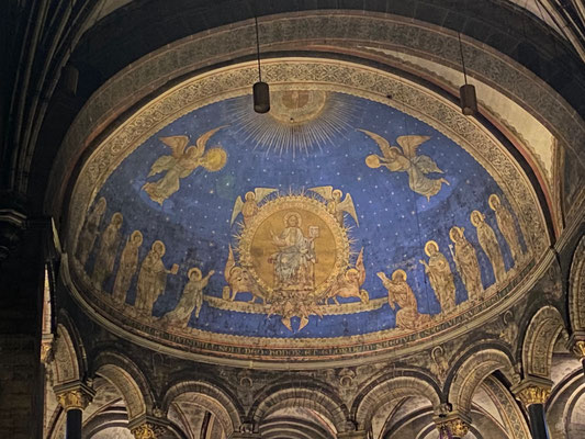 ThP 221219 Maastricht - Onze Lieve Vrouwebasiliek - Apsis - Ontwerp Pierre Cuypers ca. 1900.