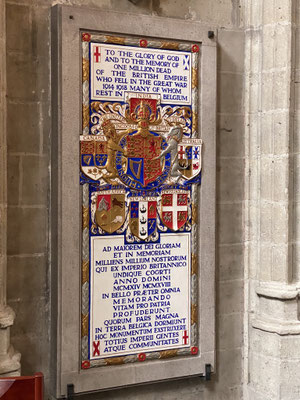 ThP 230630 Brussel - Kathedraal Sint-Michiel en Sint-Goedele - Gedenkteken voor de gevallenen van het Britse Rijk in Wereldoorlog I - Dat zij rusten in vrede... of zijn zij alweer gereïncarneerd?