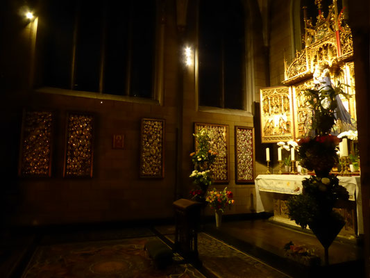 191205 Sterre der Zeekapel, gefotografeerd door de dikglazen deuren.