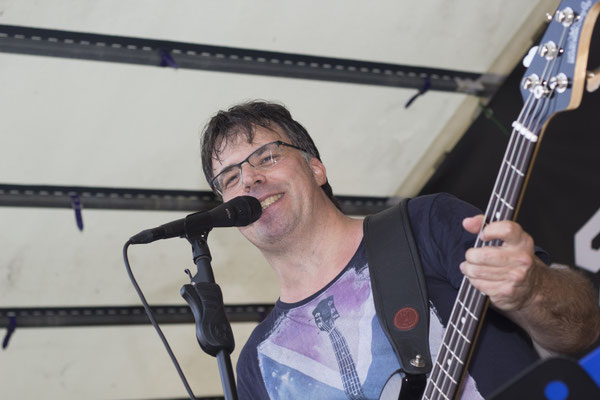 Castrock-Bassist Micha aka "Mike Baseman"