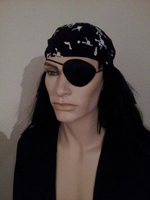 Totenkopf-Cap, Fr. 3.50 / Augenklappe, Fr. 1.50