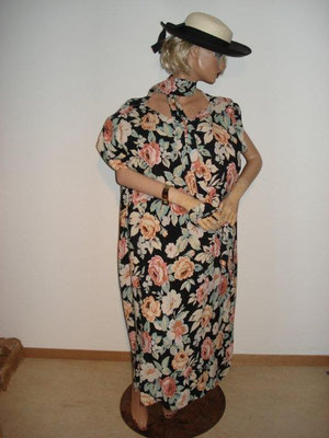 Blumenkleid, Gr. Xl/XXL, Fr. 29.-