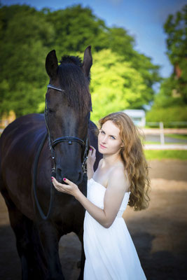 Fotoshooting Mit Pferd In Den Morgenstunden Hochzeitsfotograf Fur Bielefeld Paderborn