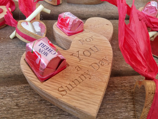 Kleine Geschenkherzen  / kreativ-fraesen