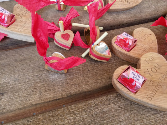 Kleine Geschenkherzen  / kreativ-fraesen