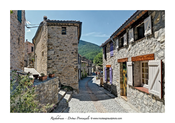 Rochebrune - Drôme Provençale © Nicolas GIRAUD