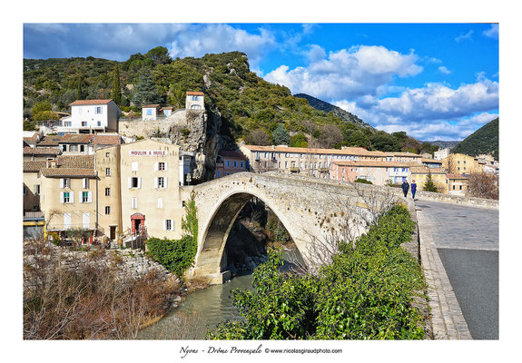 Nyons - Drôme Provençale © Nicolas GIRAUD