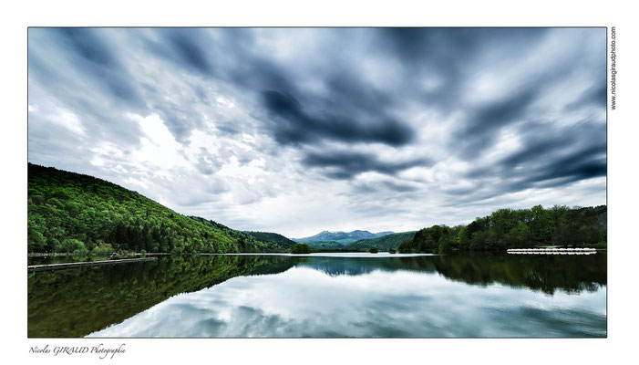 Lac Chambon - P.N.R. des Monts Auvergne © Nicolas GIRAUD