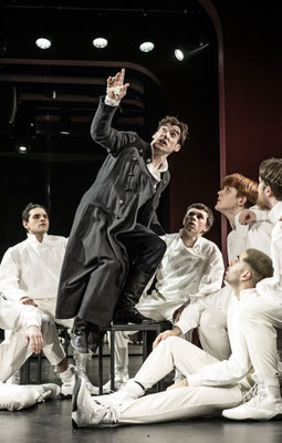 mit Yaku Narquez, Yorin Moll, Silas Glanzmann, Nando Aneas und Geronimo Hartig in "Cyrano"