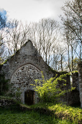 Kirchenruine am Mont Castre