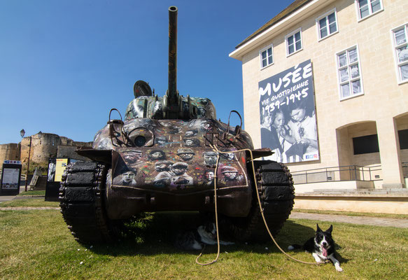 Der Panzer und das Museum erinnern an die zivilen Opfer des Zweiten Weltkriegs