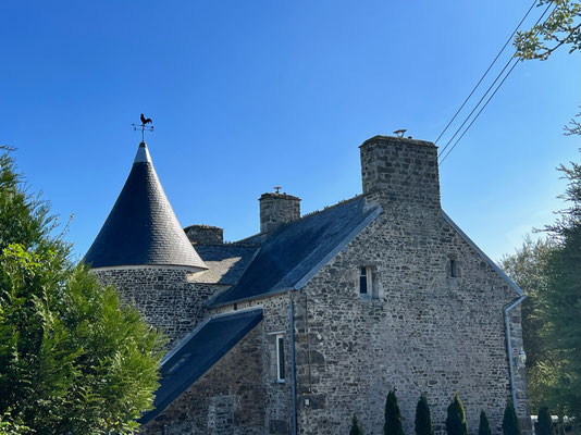 Ein echt herrschaftliches Herrenhaus ist Manoir de la Comté bei Portbail.