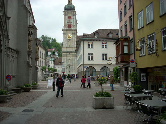 In St. Gallen habe ich mich - wie so oft in großen Städten - das erste mal verlaufen und wurde von einer freundlichen Nonne wieder auf den richtigen Weg geführt.