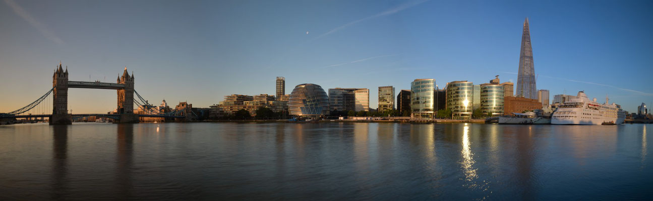 Tower Bridge und The Shard, London