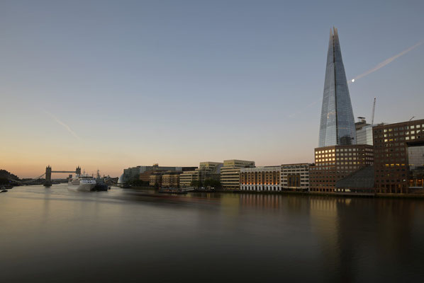 Tower Bridge und The Shard, London